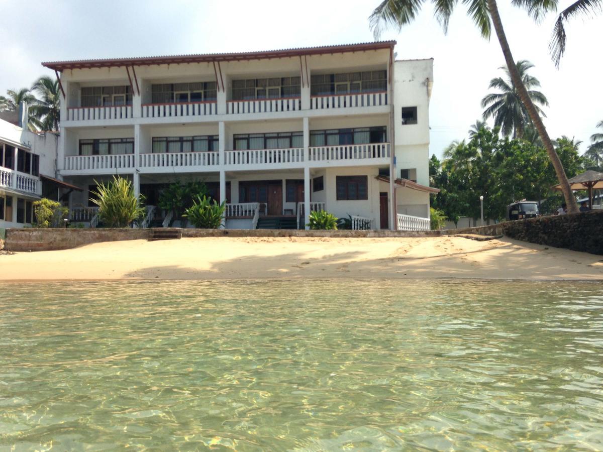 Miltons Beach Resort Unawatuna Esterno foto