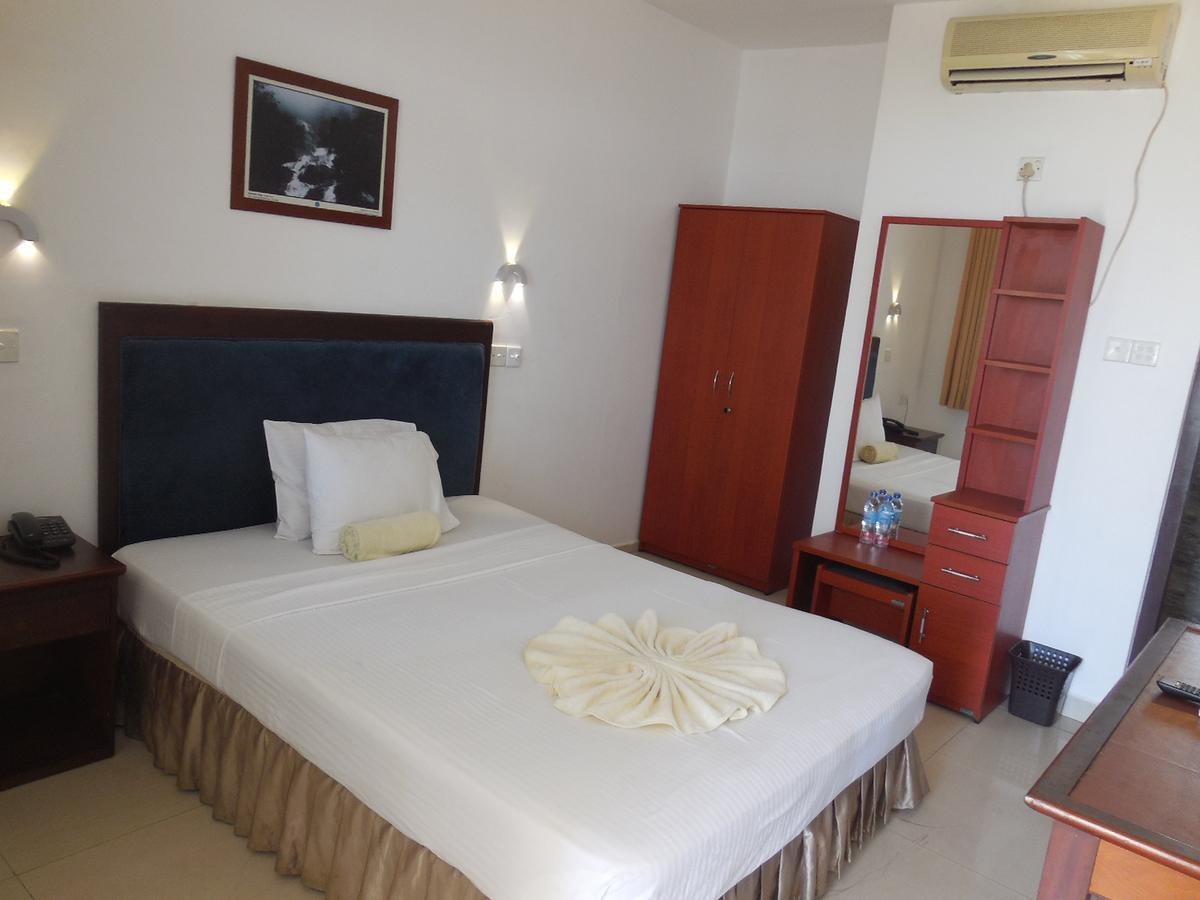 Miltons Beach Resort Unawatuna Esterno foto