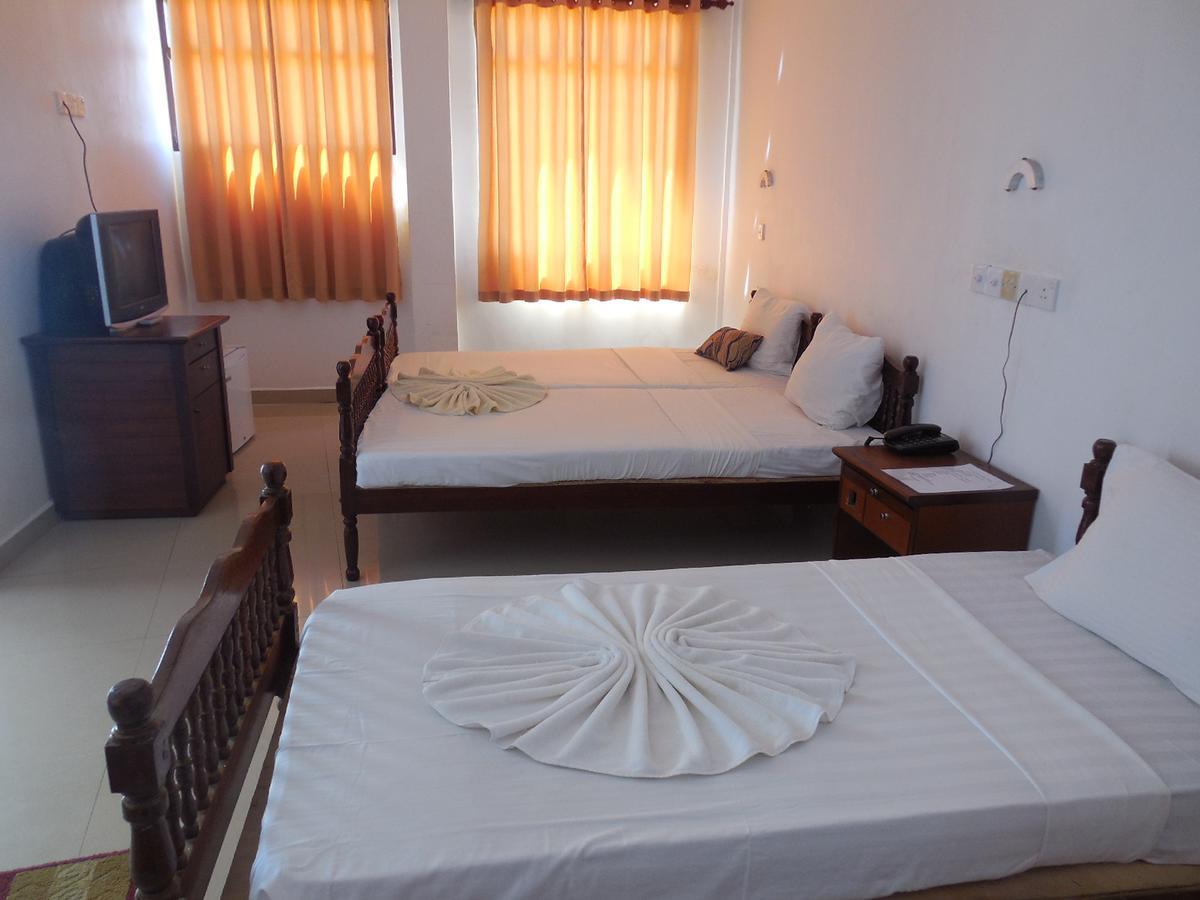 Miltons Beach Resort Unawatuna Esterno foto