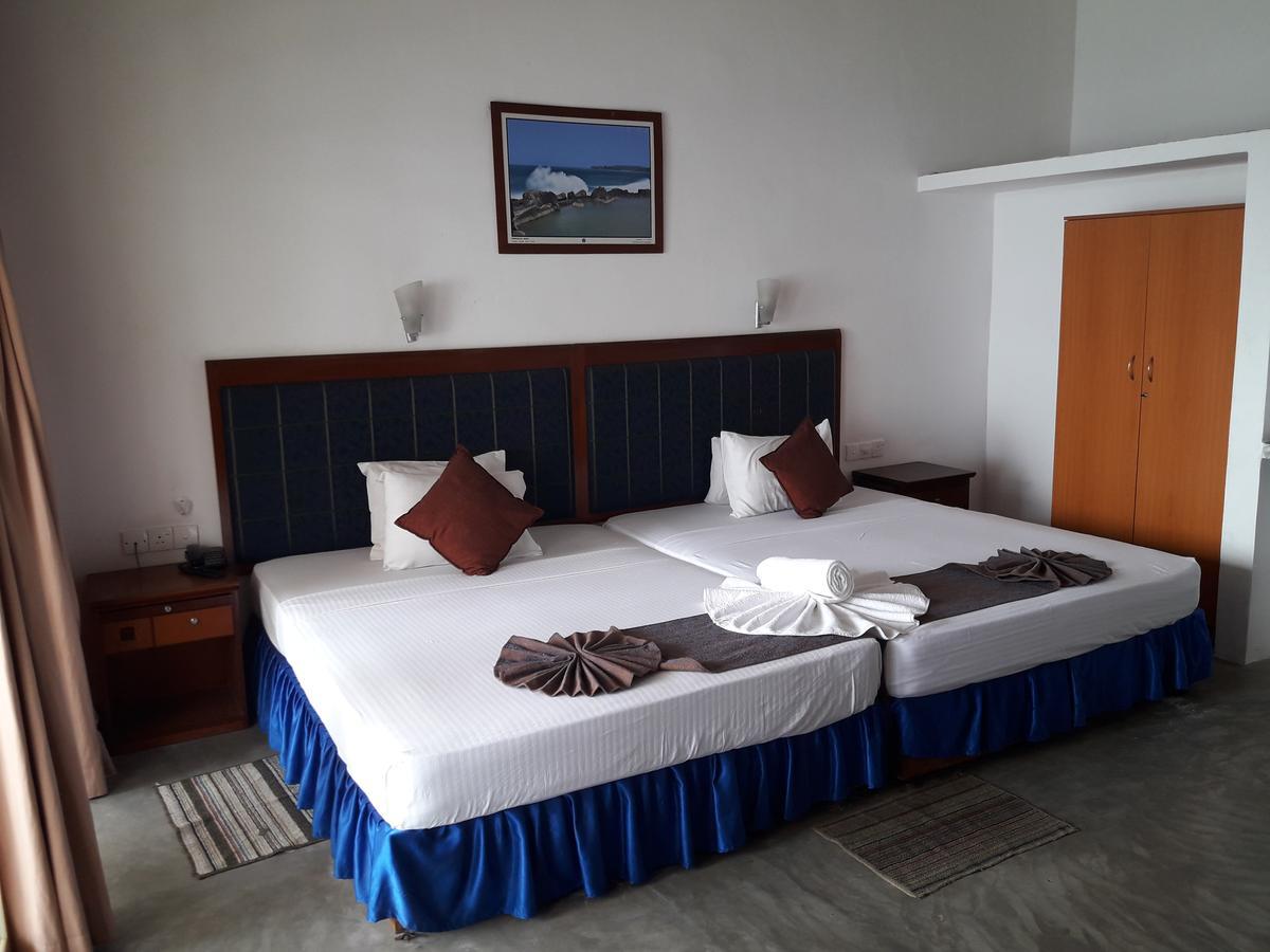 Miltons Beach Resort Unawatuna Esterno foto