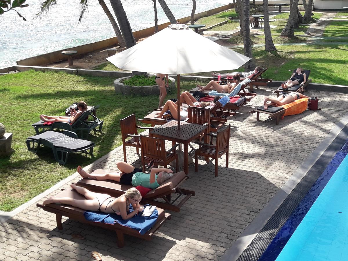 Miltons Beach Resort Unawatuna Esterno foto