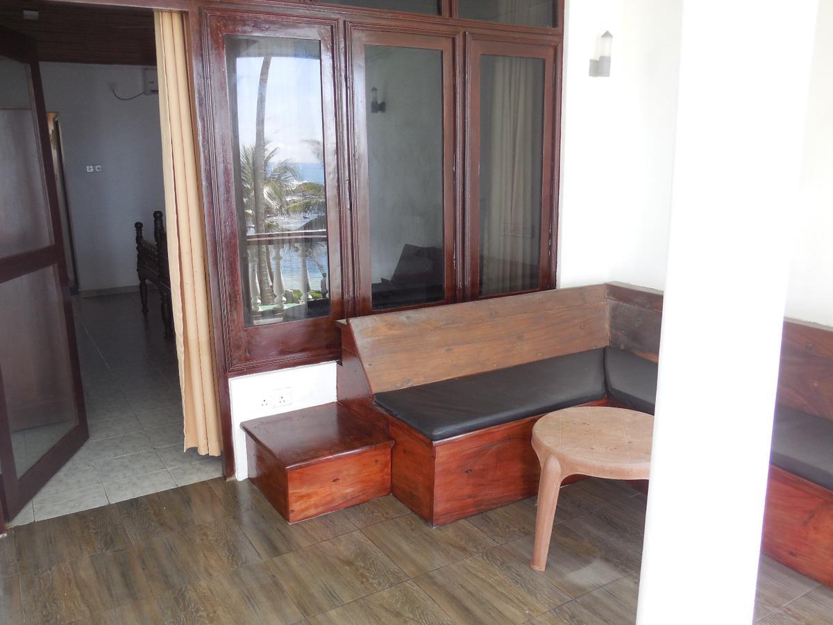 Miltons Beach Resort Unawatuna Esterno foto