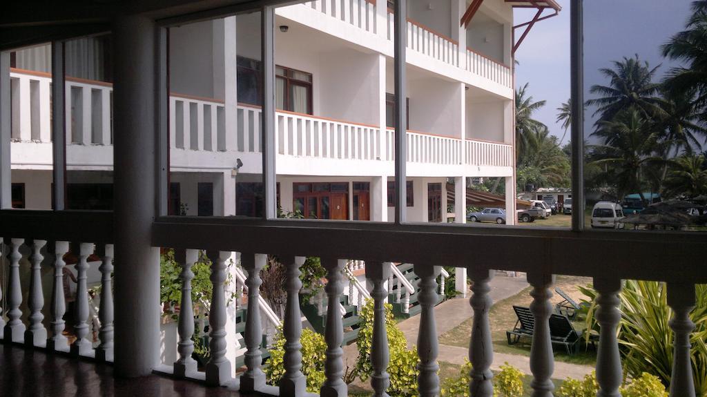 Miltons Beach Resort Unawatuna Esterno foto