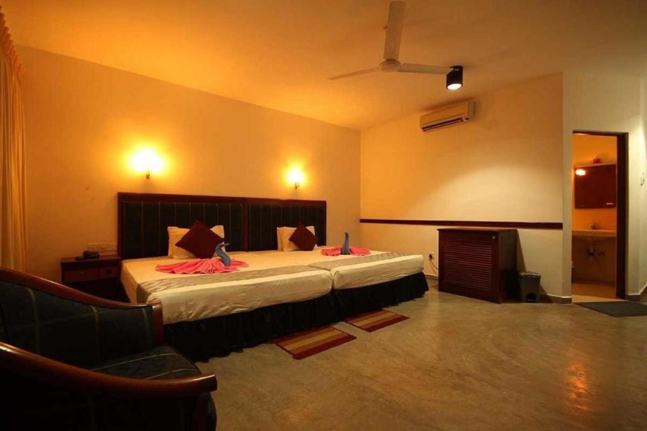 Miltons Beach Resort Unawatuna Esterno foto
