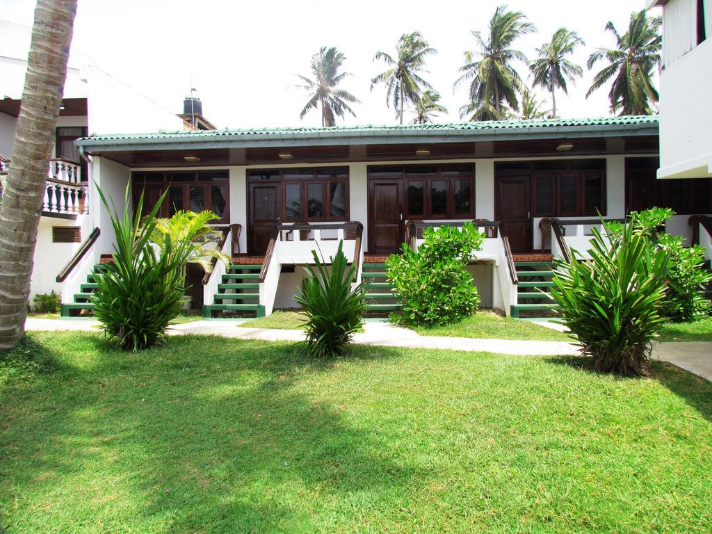Miltons Beach Resort Unawatuna Esterno foto